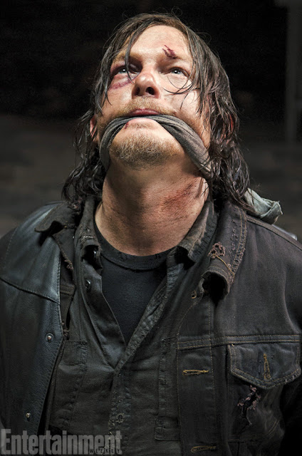 Daryl Dixon (Norman Reedus) amordazado en Terminus en The Walking Dead 5x01 Daryl Dixon (Norman Reedus) amordazado en Terminus en The Walking Dead 5x01