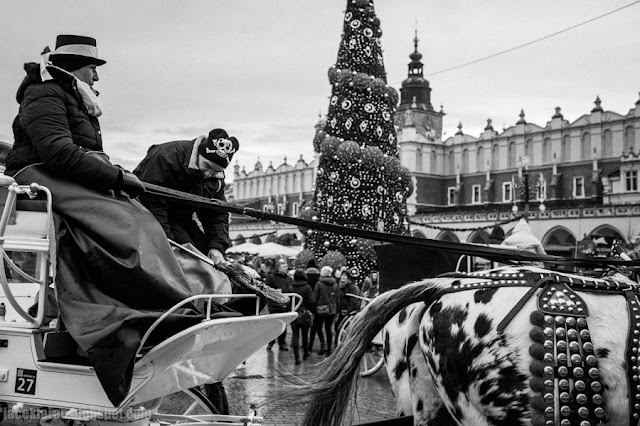 street photo, krakow, fotografia uliczna, czarno-biale