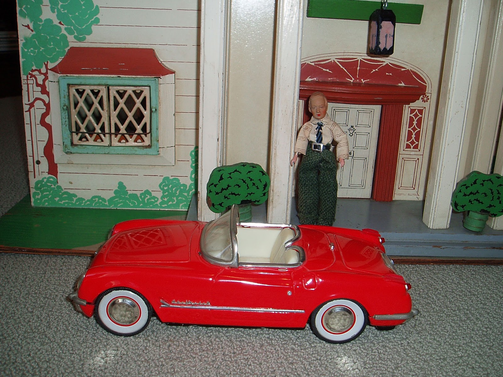 My Vintage Dollhouses Harry buys a used car.....