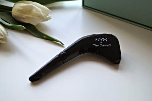 NYX "The Curve" Eye Liner