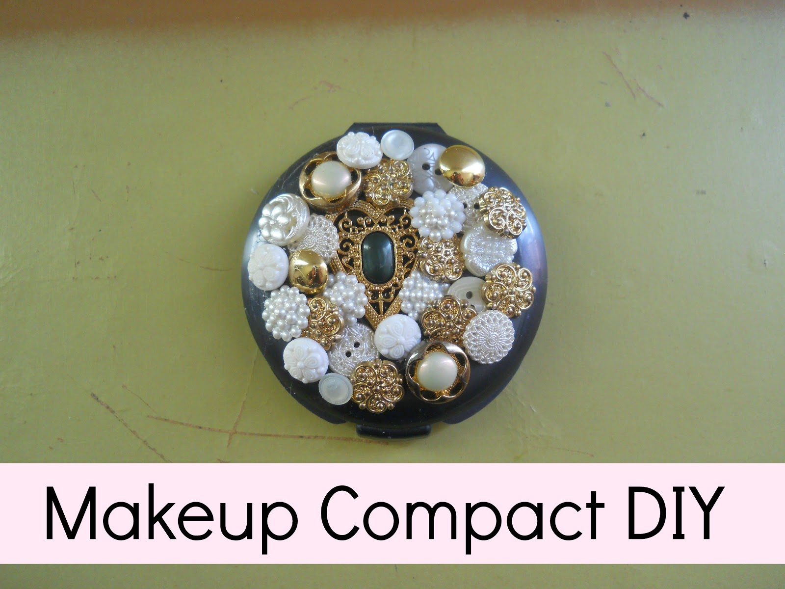 diy makeup compact running with a glue gun makeup compact diy diy makeup compact running with a glue gun makeup compact diy