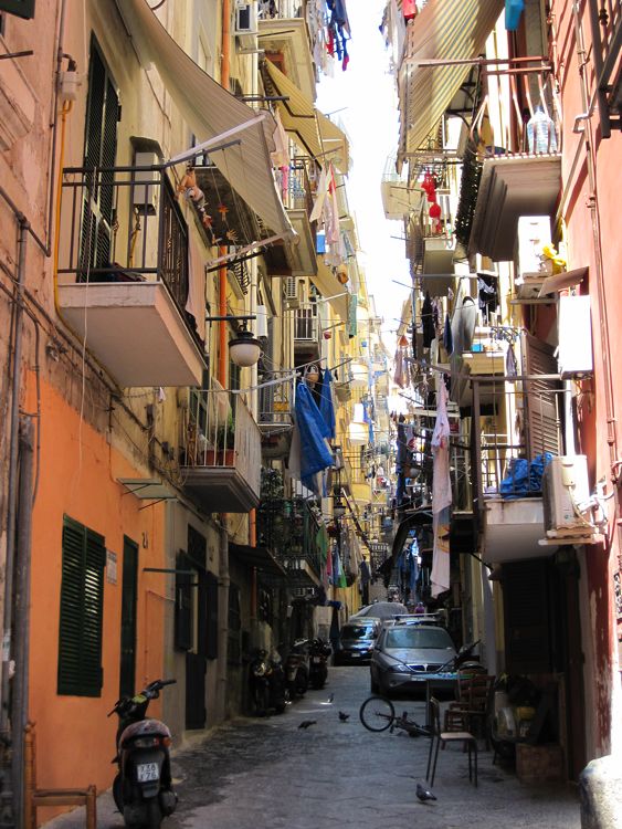 http://4.bp.blogspot.com/-yiaxhF4i-w0/Uc3p4UM28GI/AAAAAAAAGew/GHX1MHmEVUQ/s750/m_Naples,+Italie+060.jpg