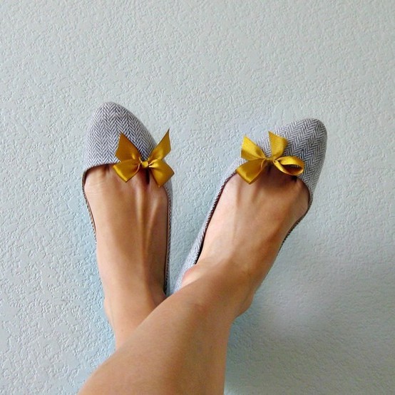 DIY Mustard Bow Shoe Clips via NO144 for my bff 39s wedding 