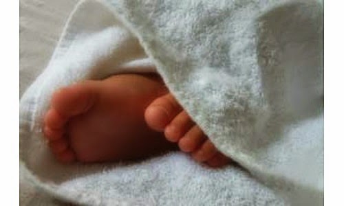 tak tahu hamil lahirkan anak Wanita tak tahu diri hamil lahirkan anak lelaki, ibu bayi terkejut lahirkan anak dalam tandas, beranak dalam jamban, wanita datang haid mengandung lahirkan bayi, wanita Scotland tak sedar diri hamil lahirkan bayi, ubat pencegah kehamilan