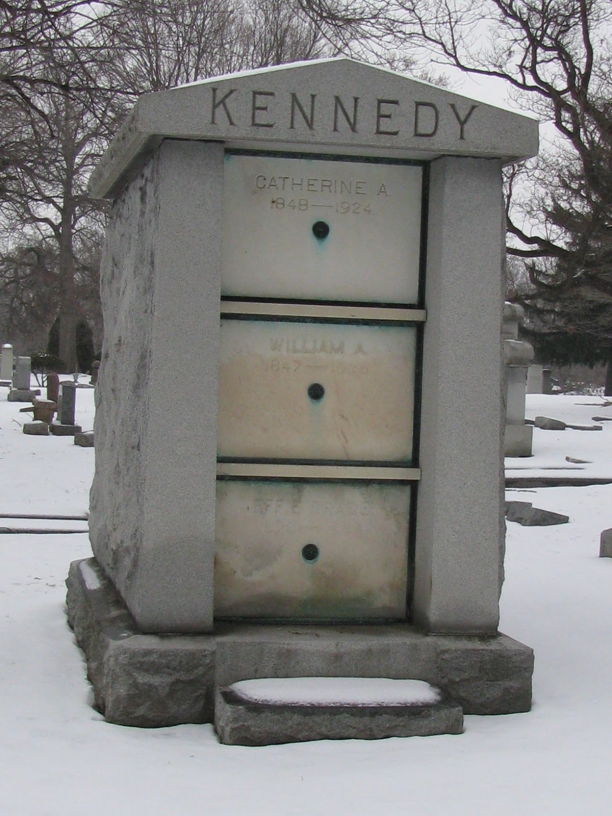 A Grave Interest Mausoleums, Crypts, and Tombs (Oh My!)