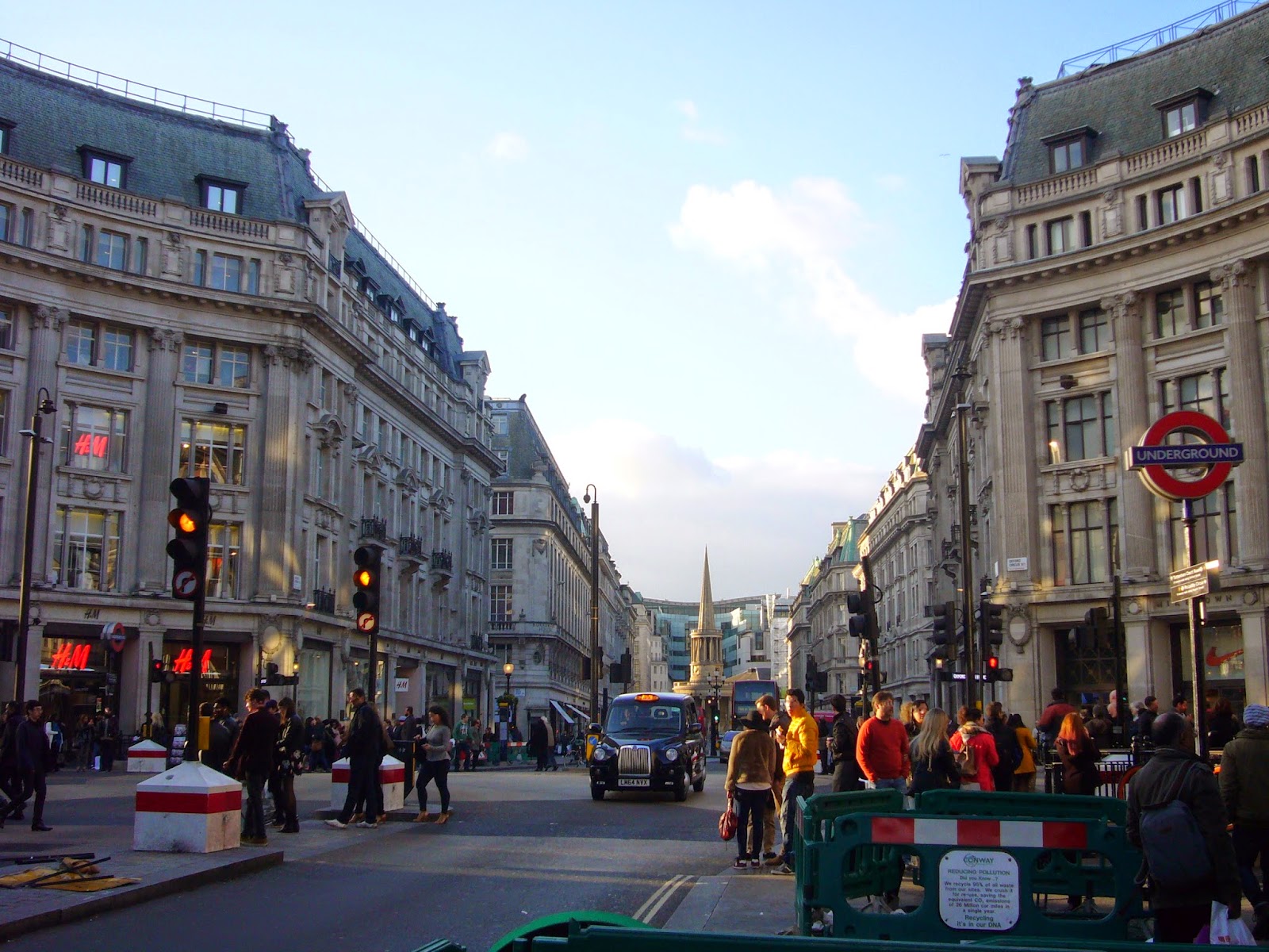 Holmes And Poirot In London ロンドン リージェントサーカス Regent Circus