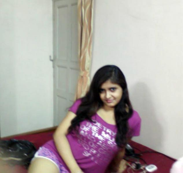 Keywords: Mallu Actress Navel Show, Mallu Actress Without Saree, Mallu