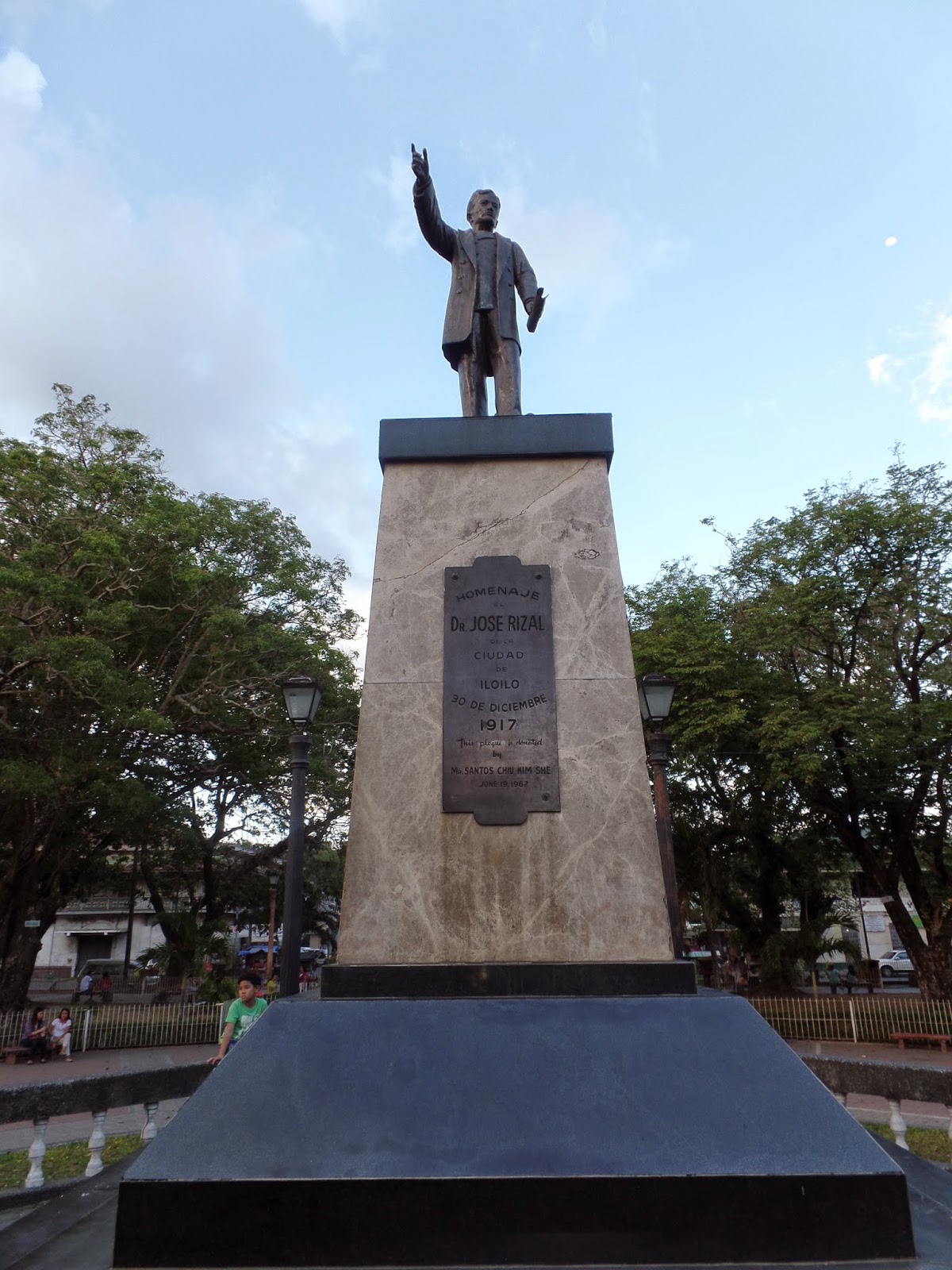 RIZAL IN ILOILO CITY DR. JOSE RIZAL MONUMENTS