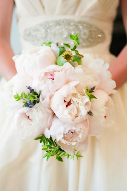 Peonie http://allmyweddingflowers.blogspot.com/2011/05/top-10-wedding-flowers-peony.html