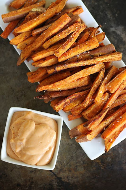 Oven Baked Sweet Potato Fries with Fry Sauce by Creme de la Crumb