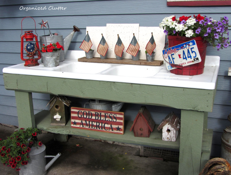 HOLIDAY & SEASONAL Organized Clutter