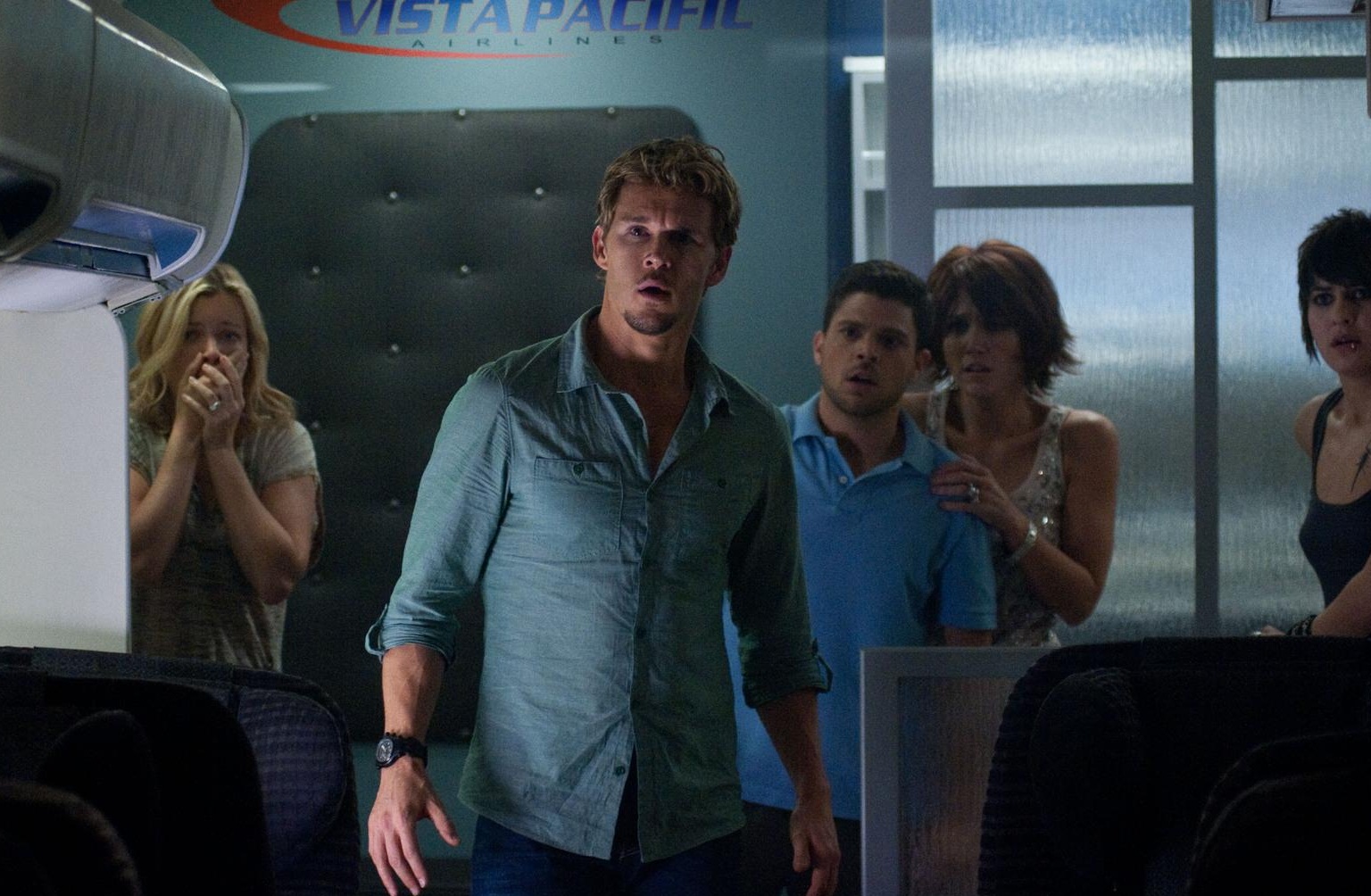 http://4.bp.blogspot.com/-yswHef2JIUQ/UNzE4_yjgXI/AAAAAAAAEao/erY4s07E3ws/s1600/still-of-amy-smart,-scout-taylor-compton,-ryan-kwanten,-jerry-ferrara-and-nicky-whelan-in-7500.jpg