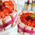 Charlote de morango e chantilly