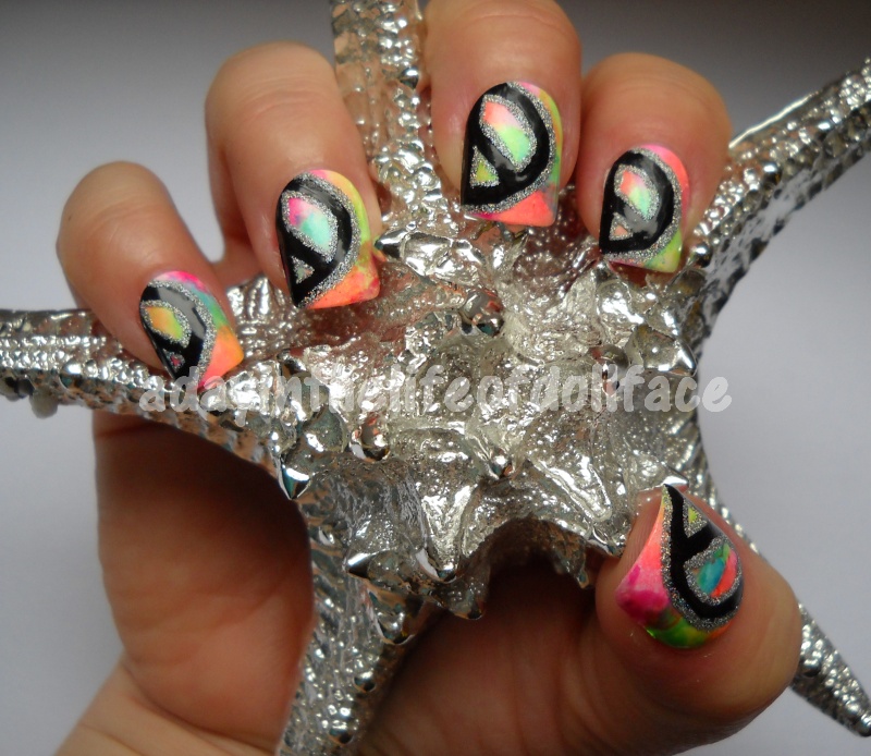Peace Sign Nail Design Peace Sign Nail Design