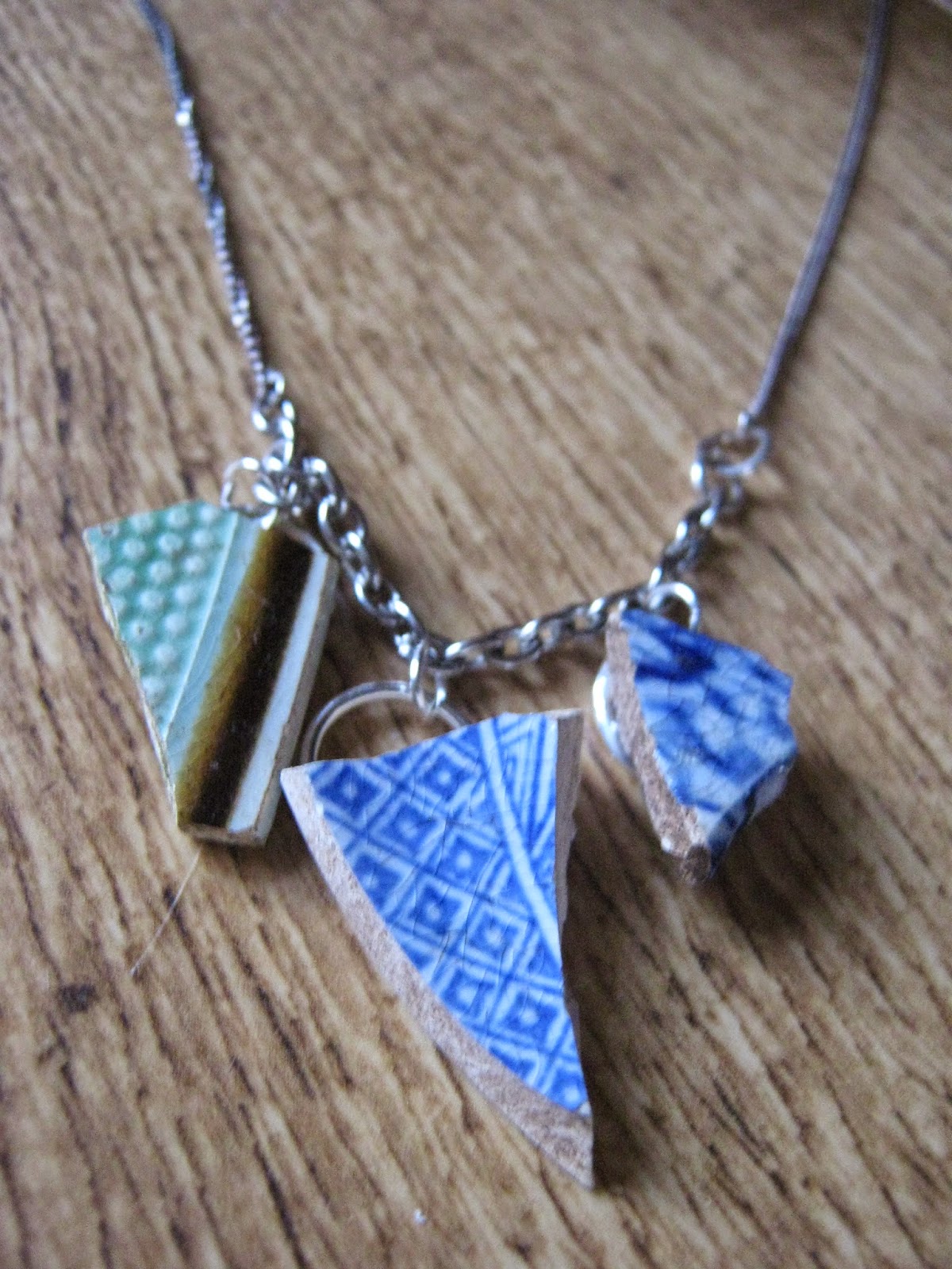 How to Make a Porcelain Pieces Necklace Awake + Make A Blog for