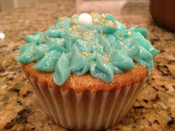 Baking with "Z" Vanilla Buttermilk Cupcakes (Best Cupcake Recipe Ever!)