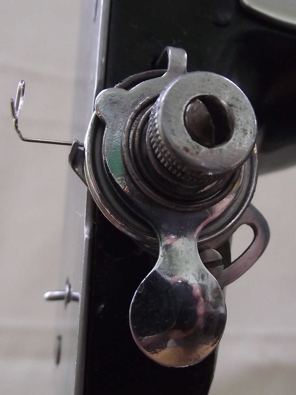 Lizzie Lenard Vintage Sewing: Dismantling Tension Discs with Thumb Tabs
