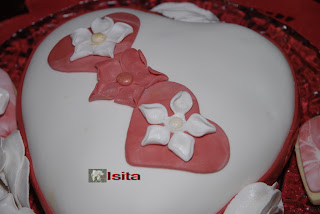 TARTA CORAZÓN Y GALLETAS DECORADAS TARTA+CORAZ%C3%93N+Y+GALLETAS-2