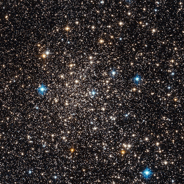 Globular Cluster Djorgovski 1 at the Heart of the Milky Way