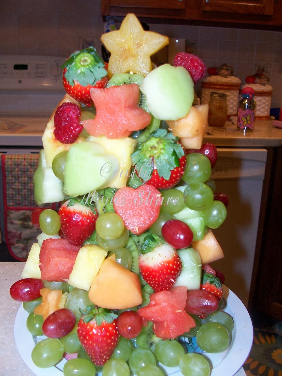 Crafty Moms Share Fruit Christmas Trees
