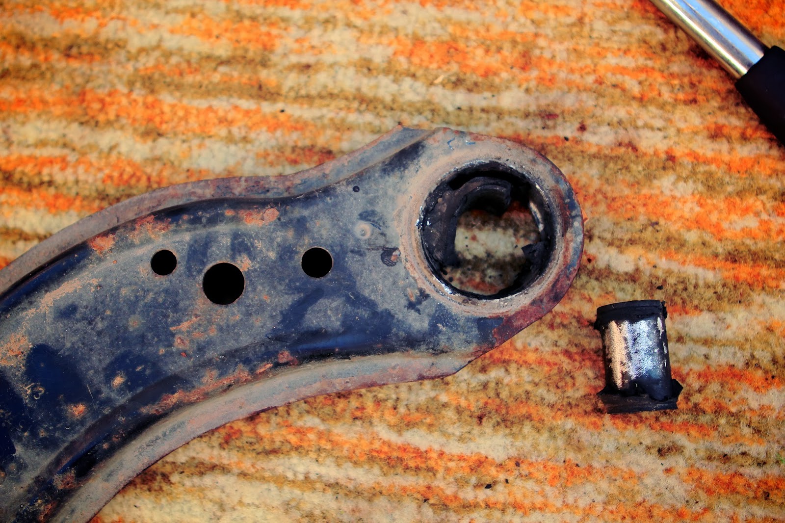 Raph's all you can know blog How to replace Jetta MK4 Table bushings