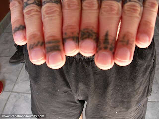 finger tattoos, tattooing
