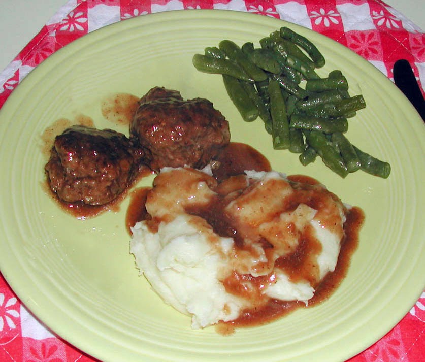 The Iowa Housewife Family Favorites...Burgundy Meat Balls