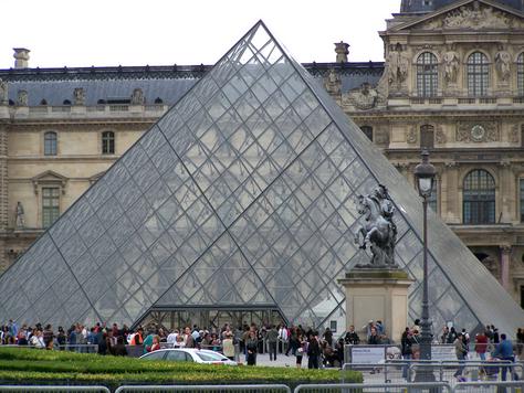  Musee du Louvre