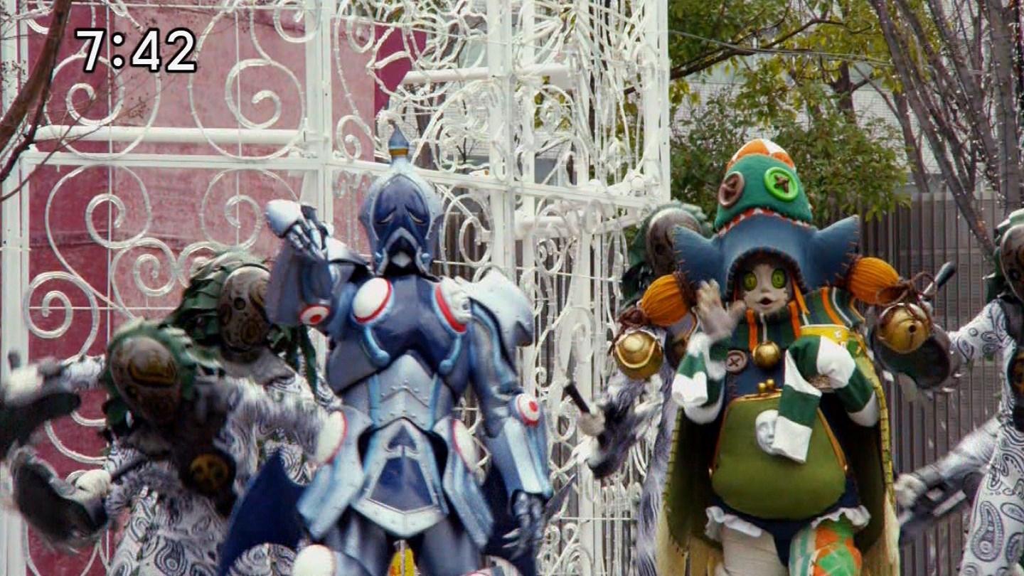 Henshin Grid: Kyoryuger 8 Photos
