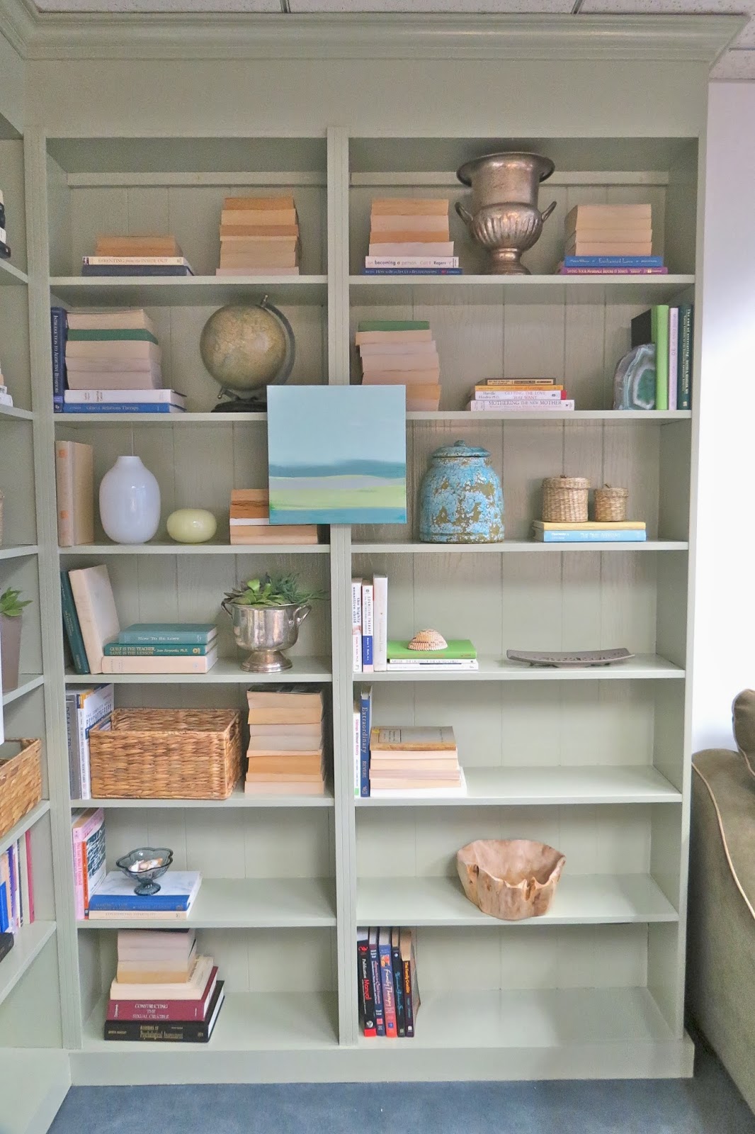 Rosa Beltran Design UPGRADING AN UGLY BOOKSHELF