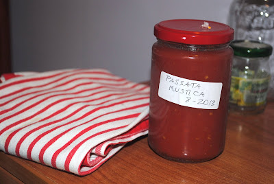 conserve di pomodoro per l'inverno