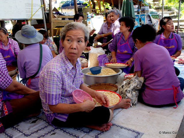 MERCADO FLOTANTE TALING CHAN, BANGKOK. TAILANDIA