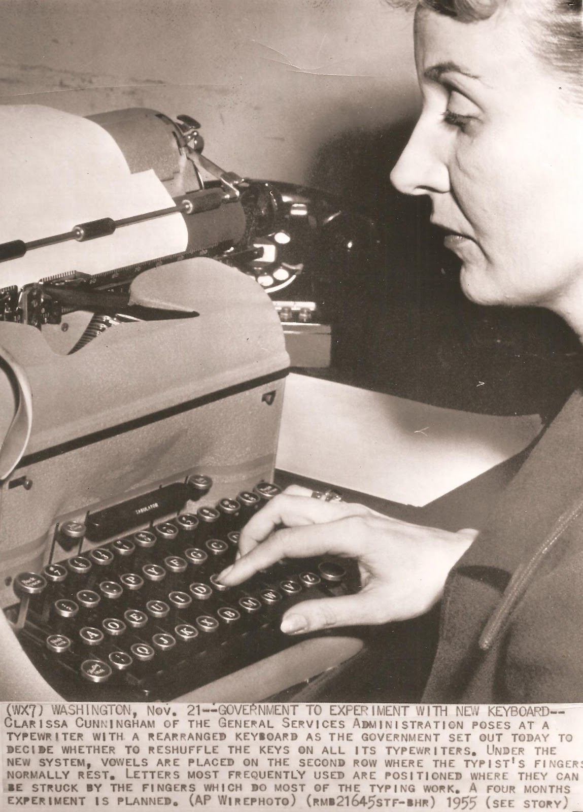 oz.Typewriter Battle of the Typewriter Keyboards 195556