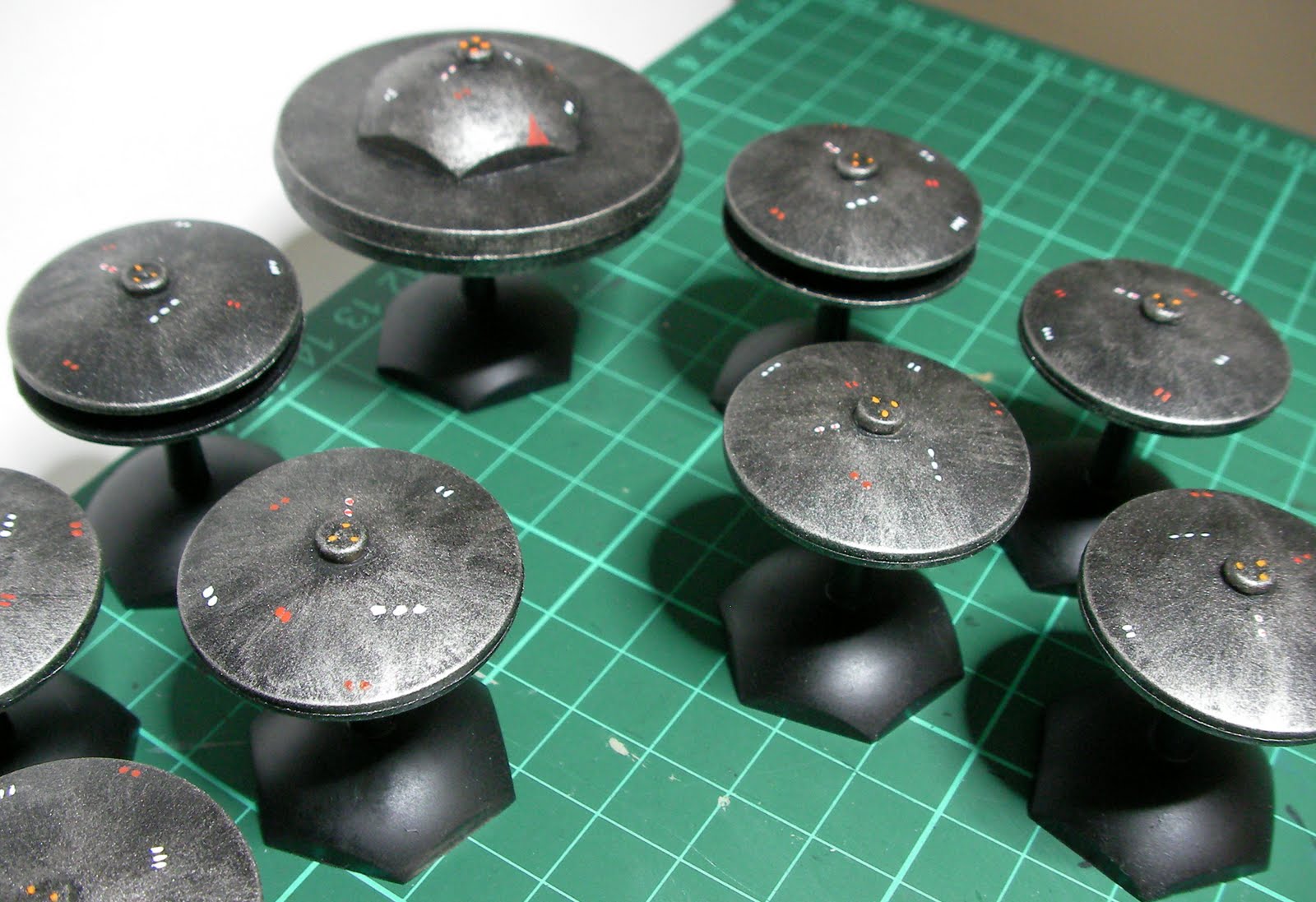 SteelonSandBlog Fleet Scale SciFi A Flying Sauce!