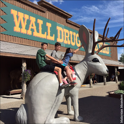 jackelope, Wall, South Dakota, roadside attraction