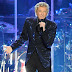 Barry Manilow Scores 6th Top 10 Album in 10 Years
