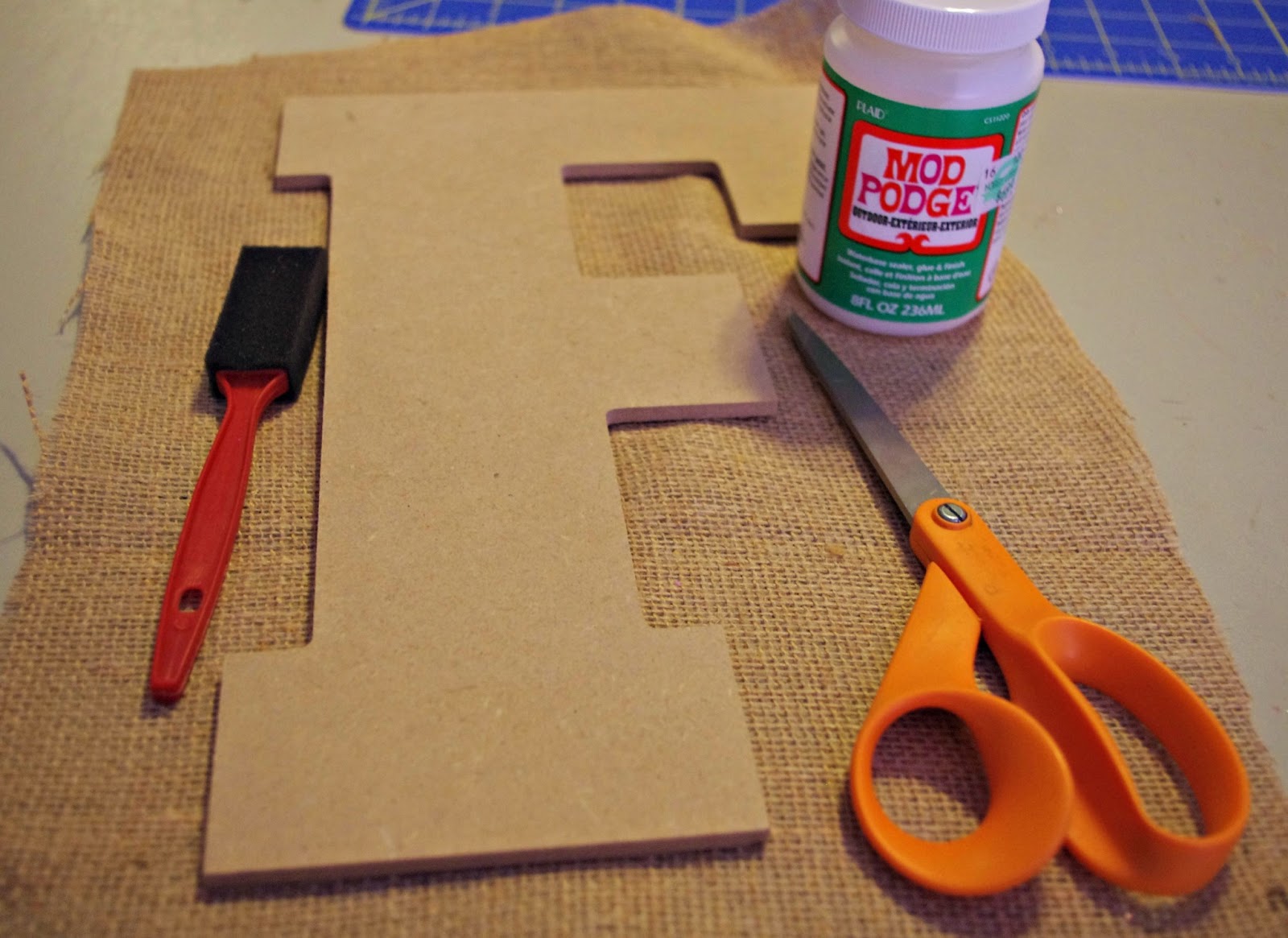 3 Angels Applique Painted Burlap Letter