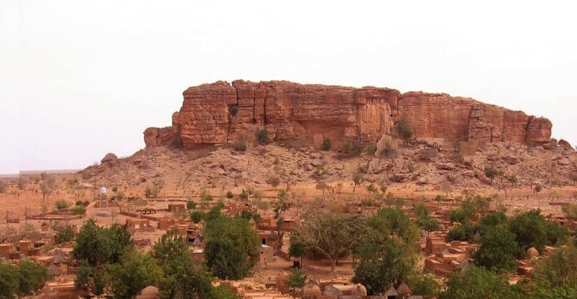 ΤΟ ΚΑΣΤΡΟ ΤΗΣ ΑΦΡΙΚΗΣ: FALAISE/MONTAGNE DE BANDIAGARA