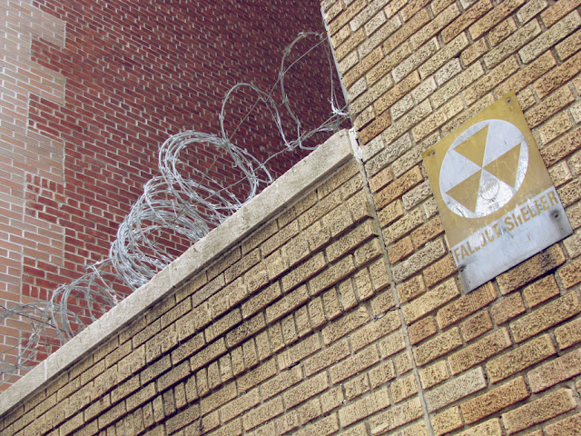 fallout shelter. do clothes affect max stats