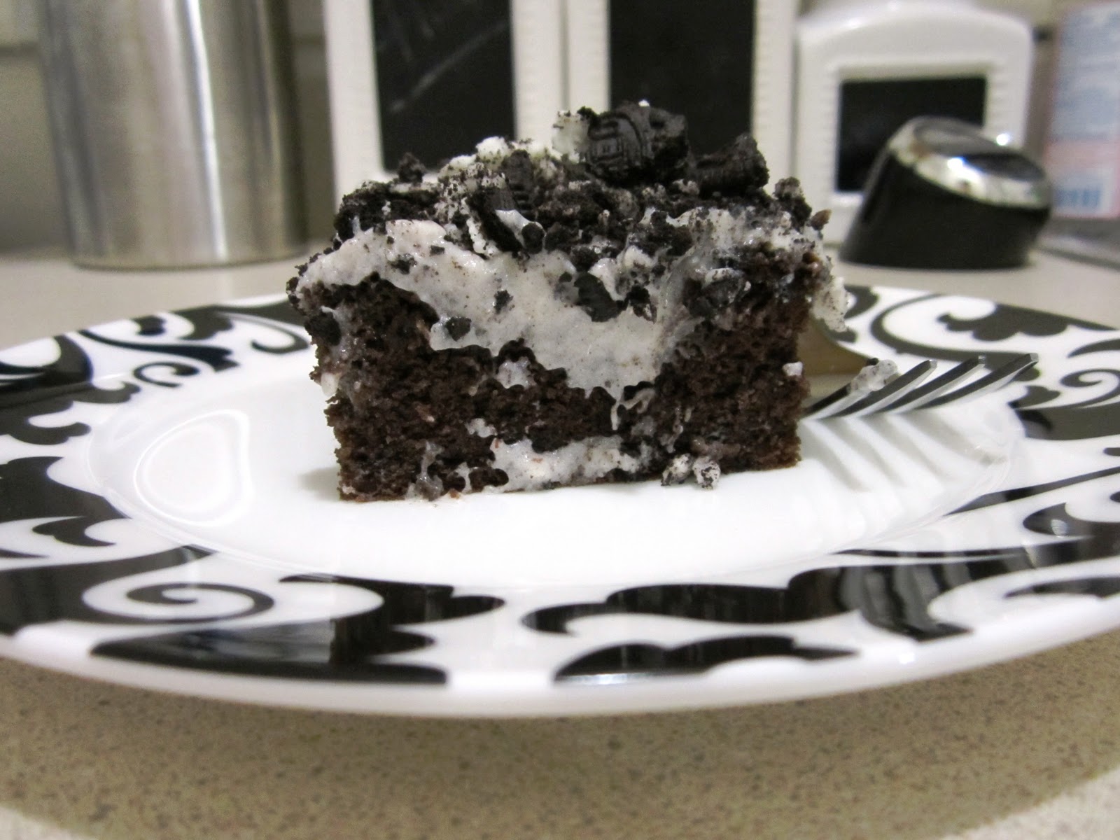 PinsterSisters Oreo Puddin' Poke Cake