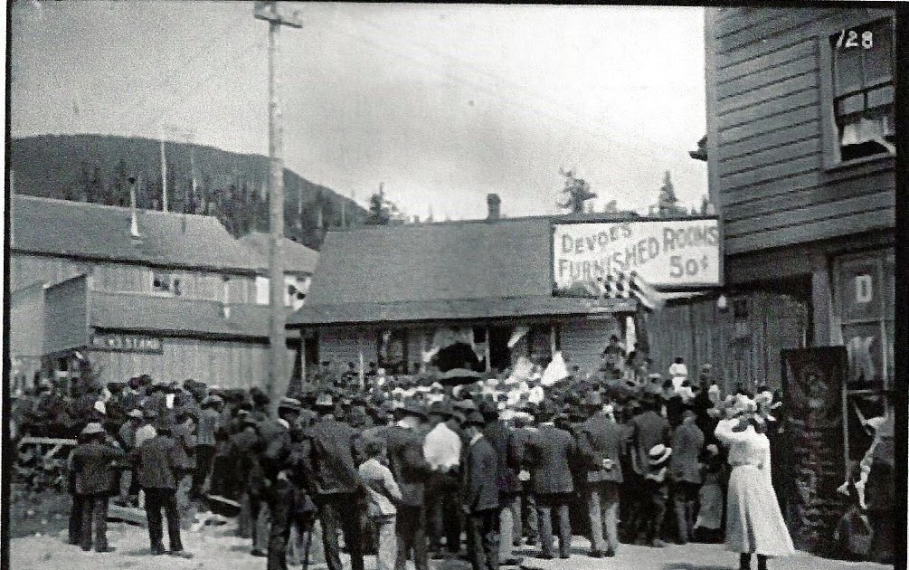 AT THE RIVERBEND Ketchikan Daily News and the Devoes