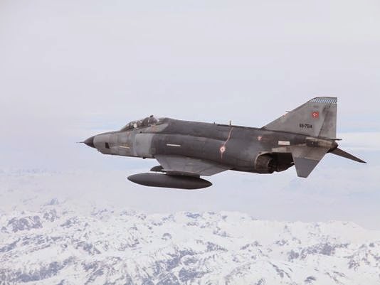 Se estrellan dos cazas F4 en Turquía