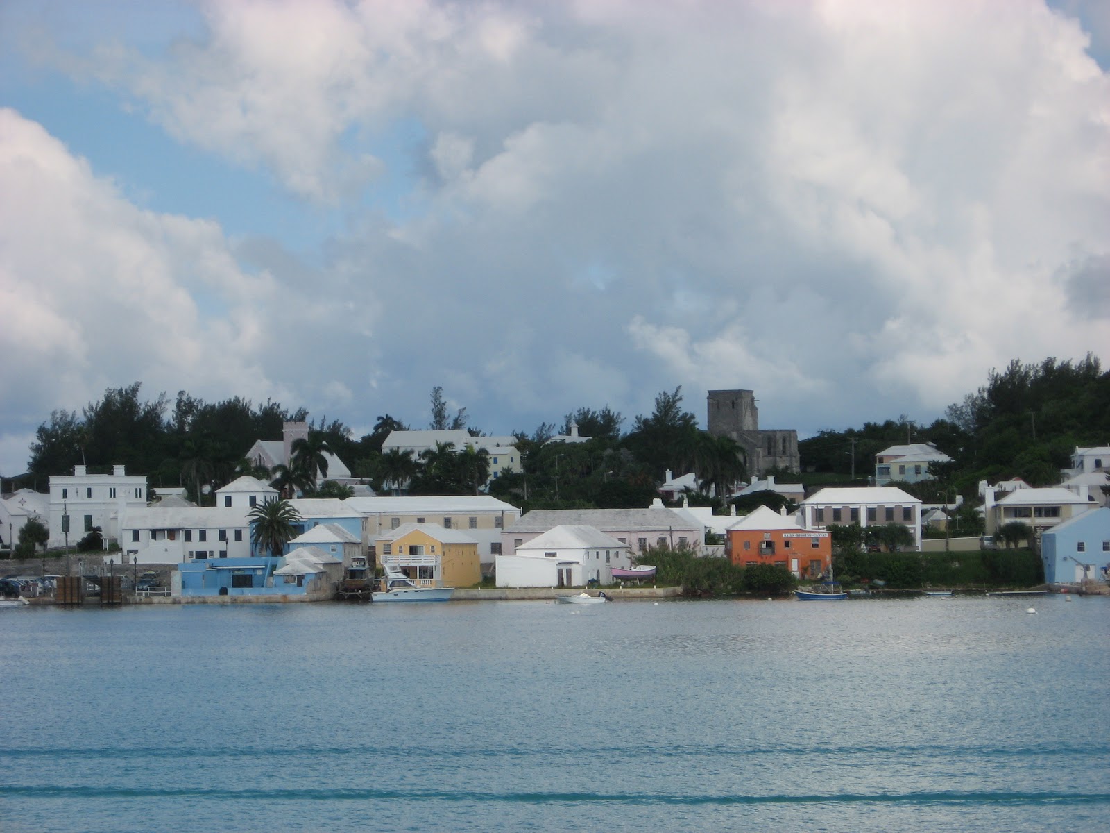 Buffy's write zone Bermuda Colorful cottages