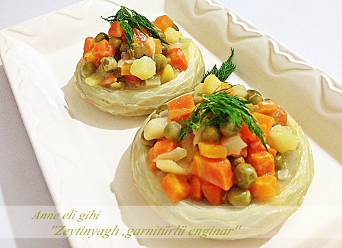 ANNE ELİ GİBİ.....: ZEYTİNYAĞLI, GARNİTÜRLÜ ENGİNAR