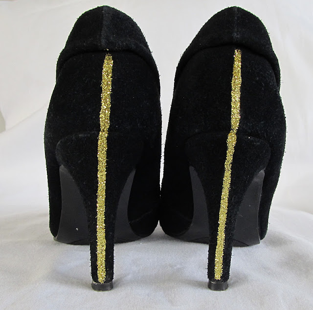 WobiSobi Toe the Line with glitter DIY Holiday Shoes.