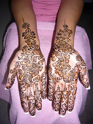 Posted by Mehndi Designs at 1102 PM