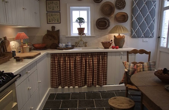 Keuken in cottage stijl, warmte en gezelligheid. Gezelligheid Keuken : Keuken in cottage stijl, warmte en gezelligheid.