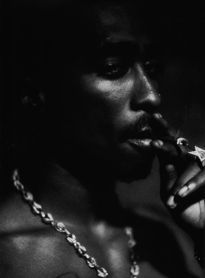 Tupac+smoking+a+blunt