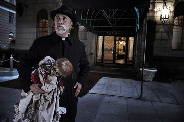 Padre é atacado em Annabelle