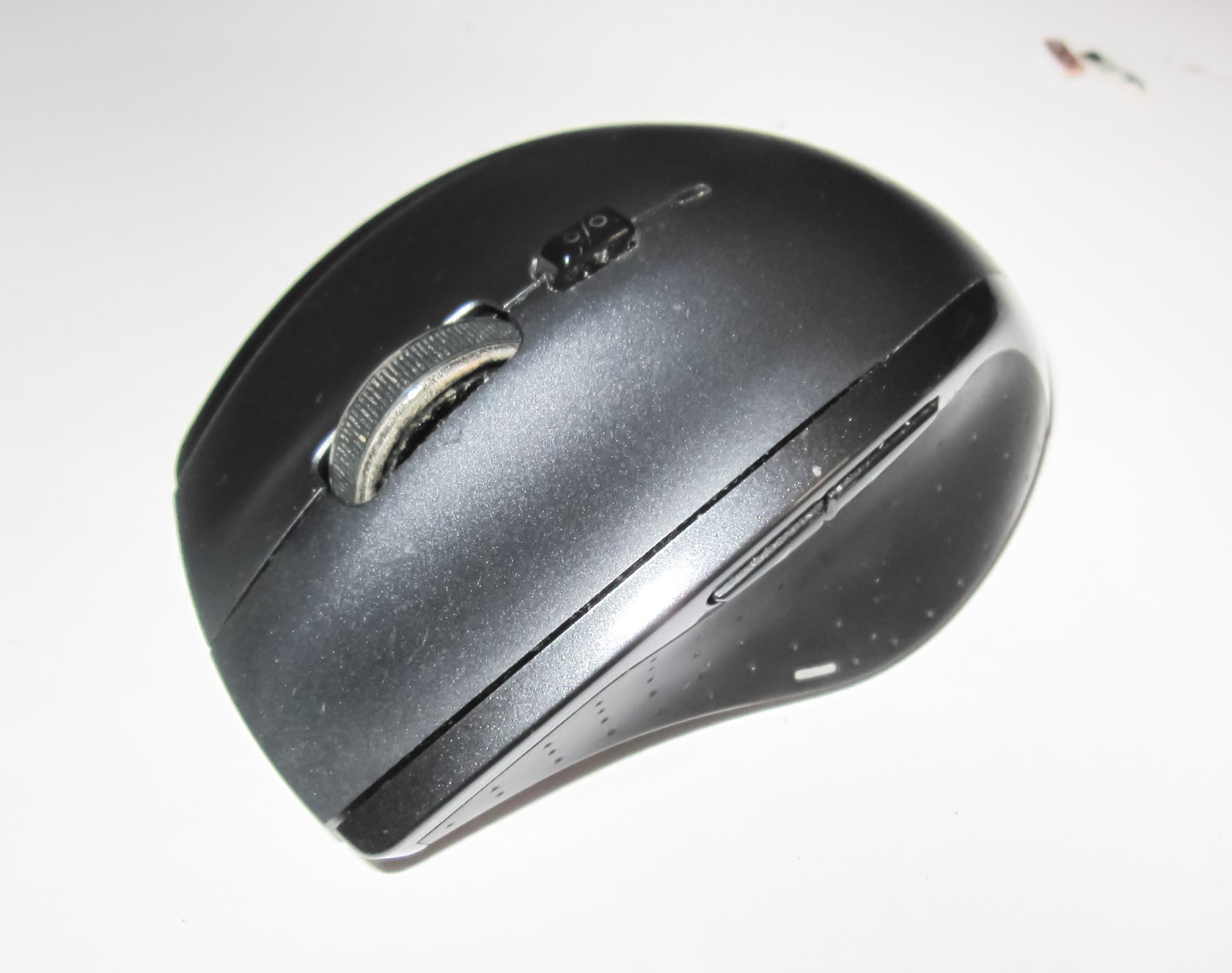 Tech for Passion Fixing broken mouse button on a Logitech M705